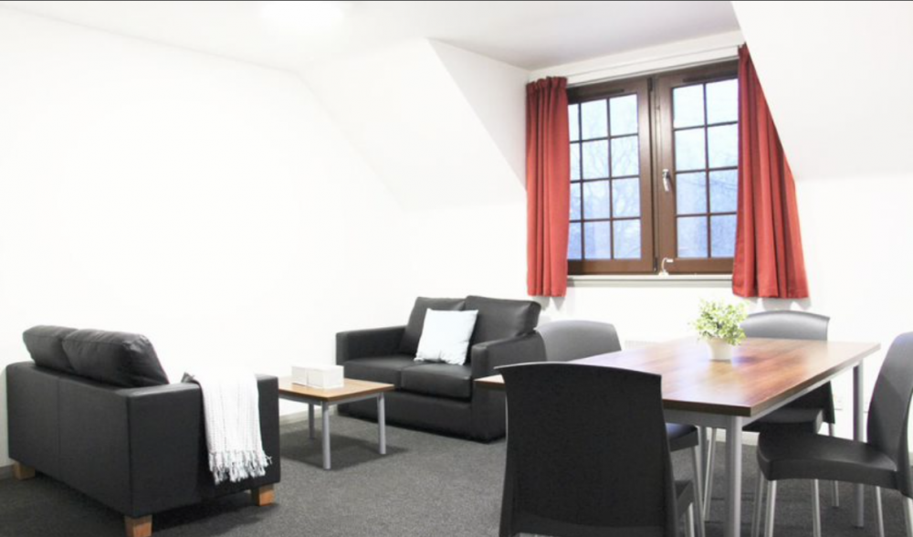 Don Street House Student in Aberdeen Read student re