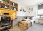 Bright ensuite room