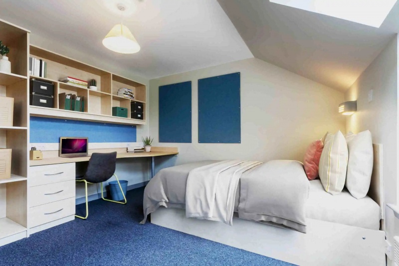 Ensuite-Gold at the Old Fire Station in Aberdeen