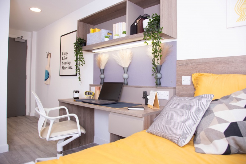 Your own lockable bedroom with 4ft-wide double bed 