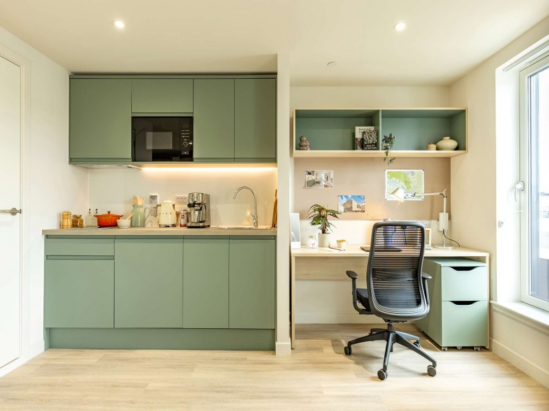 Kitchen and study desk Parklands