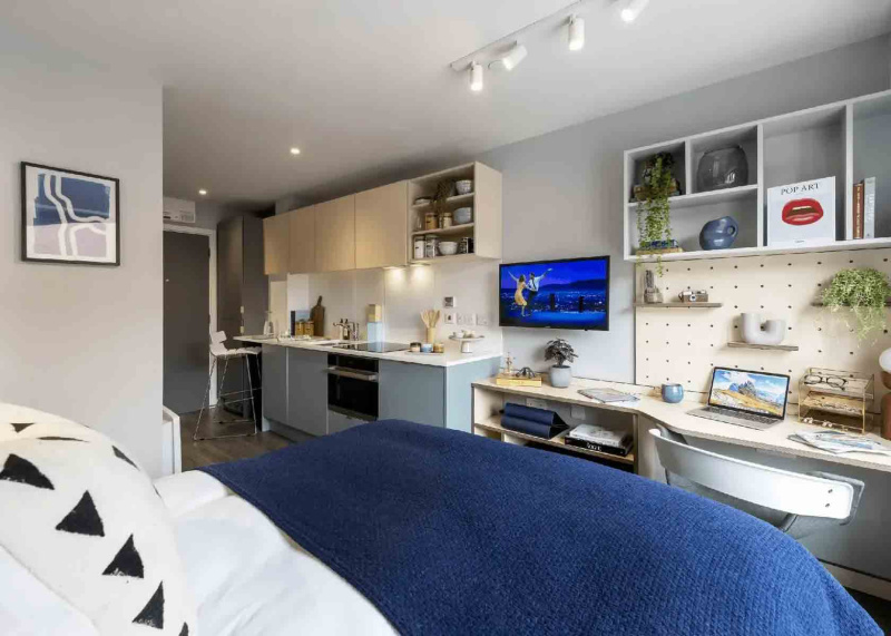 The Aspen, Leicester