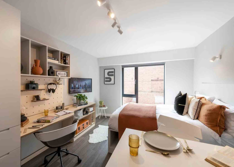 The Aspen, Leicester