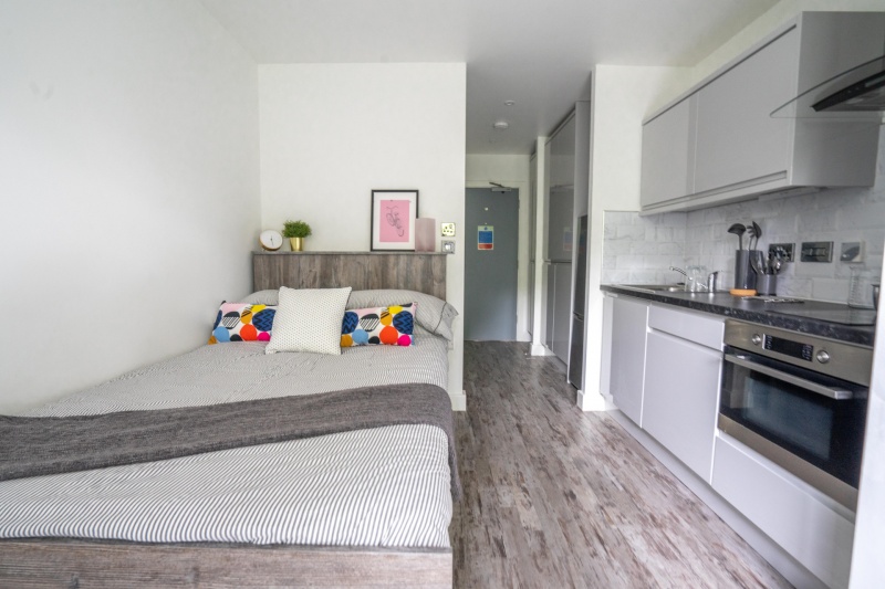 Oval Living , Leicester