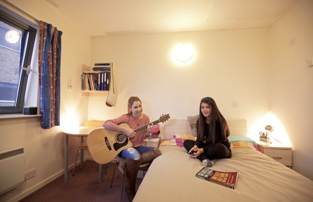 Orion Point Southampton Hallbookers Reviews