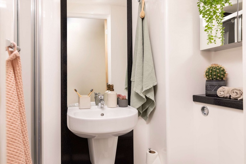 bathroom en-suite rooms