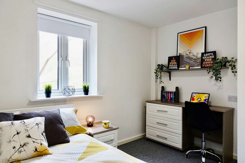 Carr Mills double ensuite