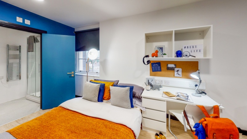 Bright and comfortable Single en-suite bedroom at Agnes Jones House, Liverpool