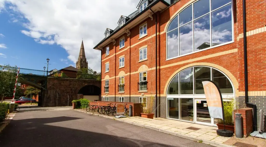 Exterior Building iron Bridge studios accommodation