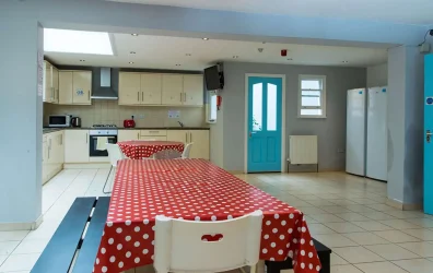 Fully equipped shared kitchen at Raleigh House student accommodation in London