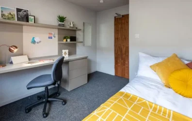 Standard_en_suite_bedroom_1170x600.jpg