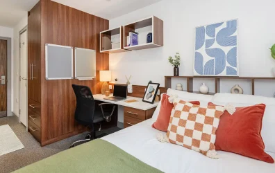 view of a standard room en suite at the accommodation The Foundry in Leeds
