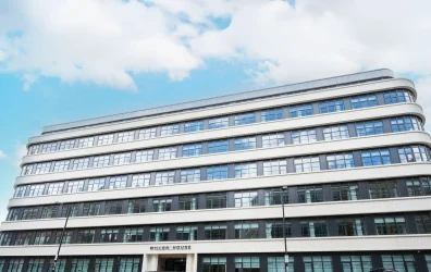 Willen House in London, exterior view of the building