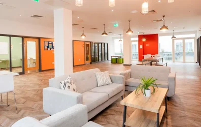 Study and common area at the accommodation Plymouth Cross House