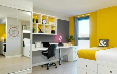 Student Castle Edinburgh Studio